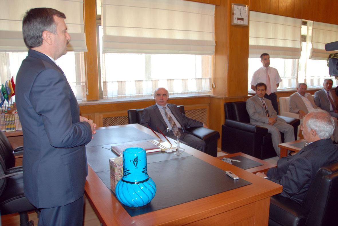Devlet Bakanı ve Başbakan Yardımcısı Nazım Ekren Büyükşehir'de