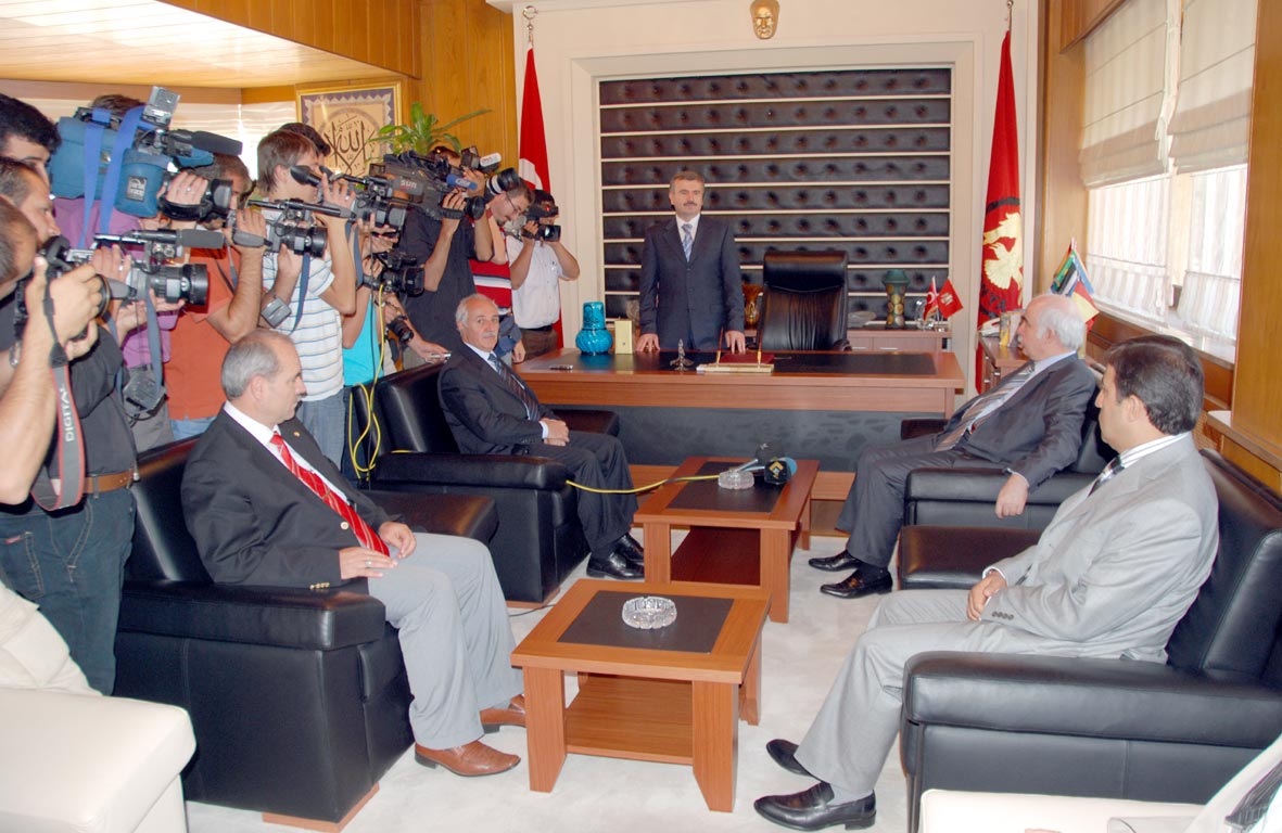 Devlet Bakanı ve Başbakan Yardımcısı Nazım Ekren Büyükşehir'de