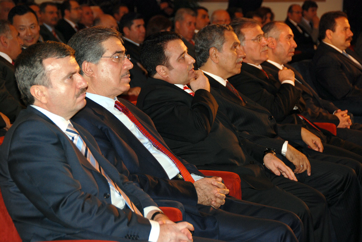 4'üncü Yılında Başkan Akyürek'e İki Ödül Birden