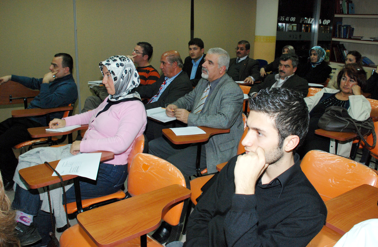 Başkan Akyürek Antalya ve İzmir'de Siyaset Akademisi'nde Konuştu