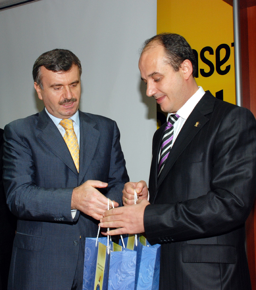 Başkan Akyürek Antalya ve İzmir'de Siyaset Akademisi'nde Konuştu