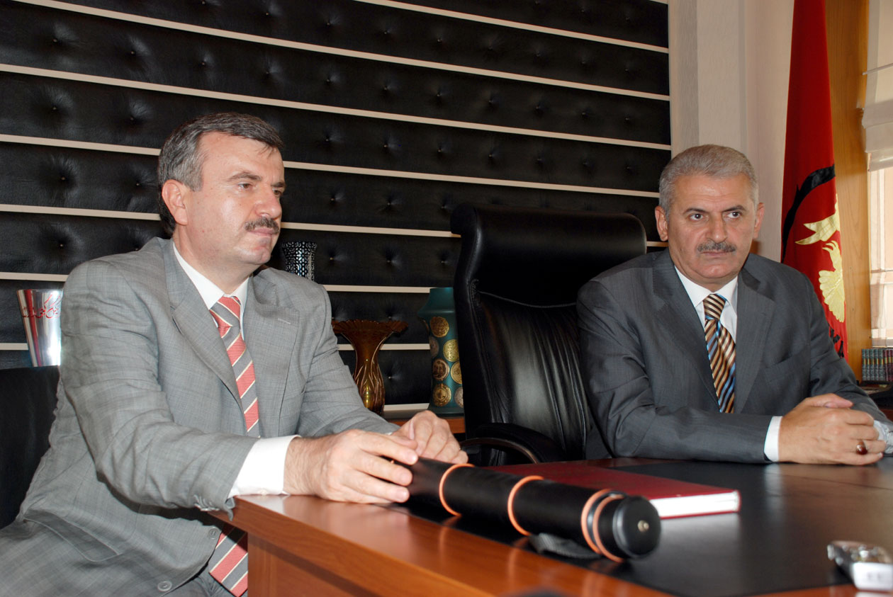 Ulaştırma Bakanı Yıldırım Büyükşehir'i Ziyaret Etti