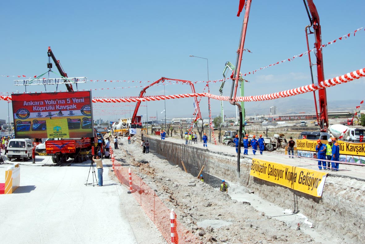 Ankara Yolu'nda 4 Köprülü Kavşağın Temeli Atıldı
