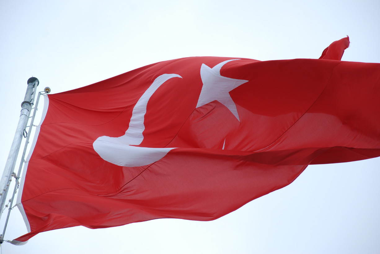 Vali Aydın ve Başkan Akyürek Dev  Bayrağı Göndere Çekti