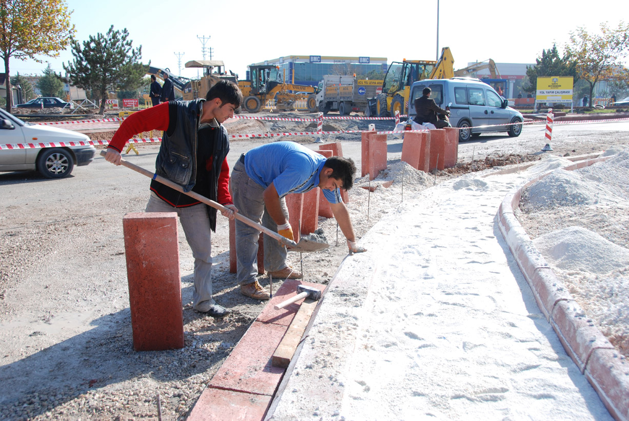 Demiryolu Caddesi Ankara Yolu İle Buluşuyor