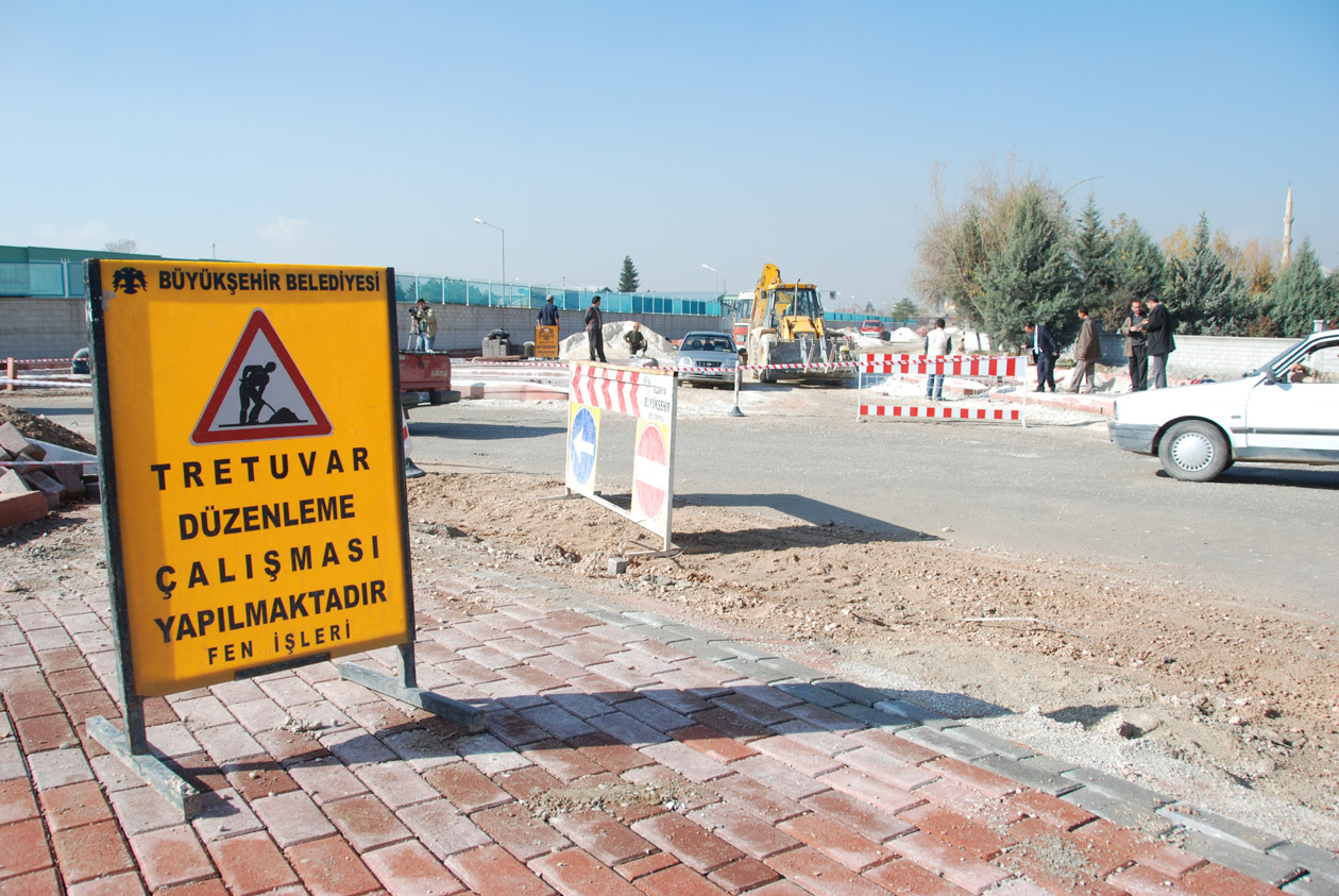 Demiryolu Caddesi Ankara Yolu İle Buluşuyor