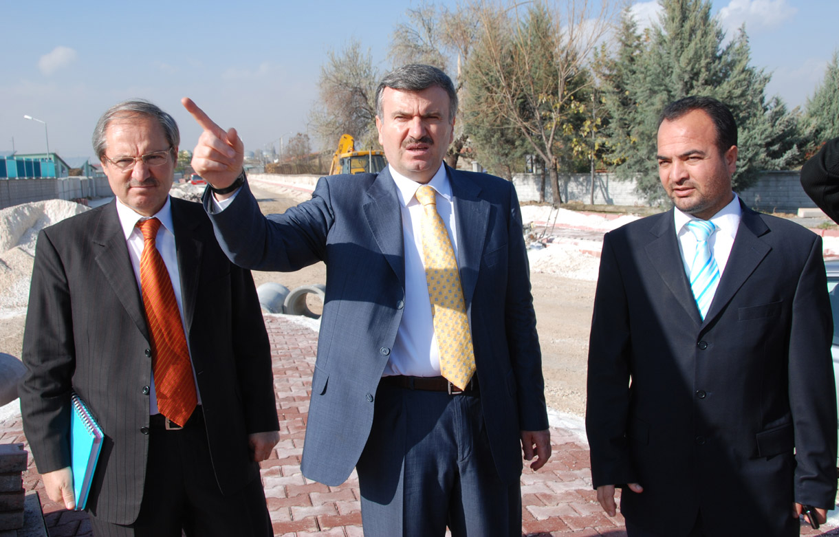 Demiryolu Caddesi Ankara Yolu İle Buluşuyor