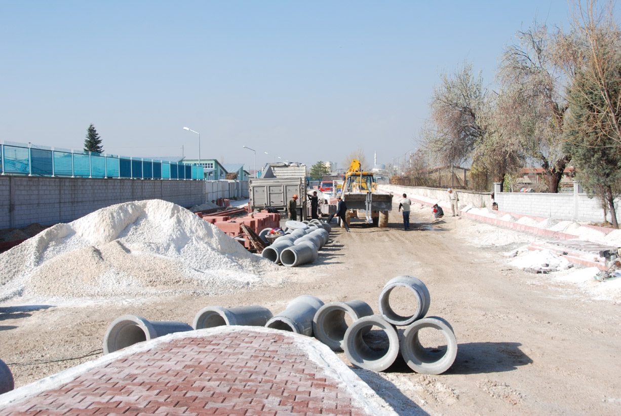 Demiryolu Caddesi Ankara Yolu İle Buluşuyor