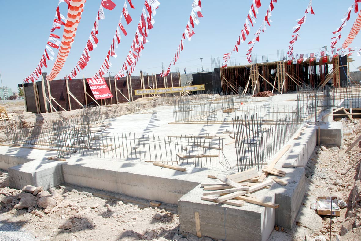 Büyükşehir Belediyesi Gençlik Merkezi'nin Temeli Atıldı