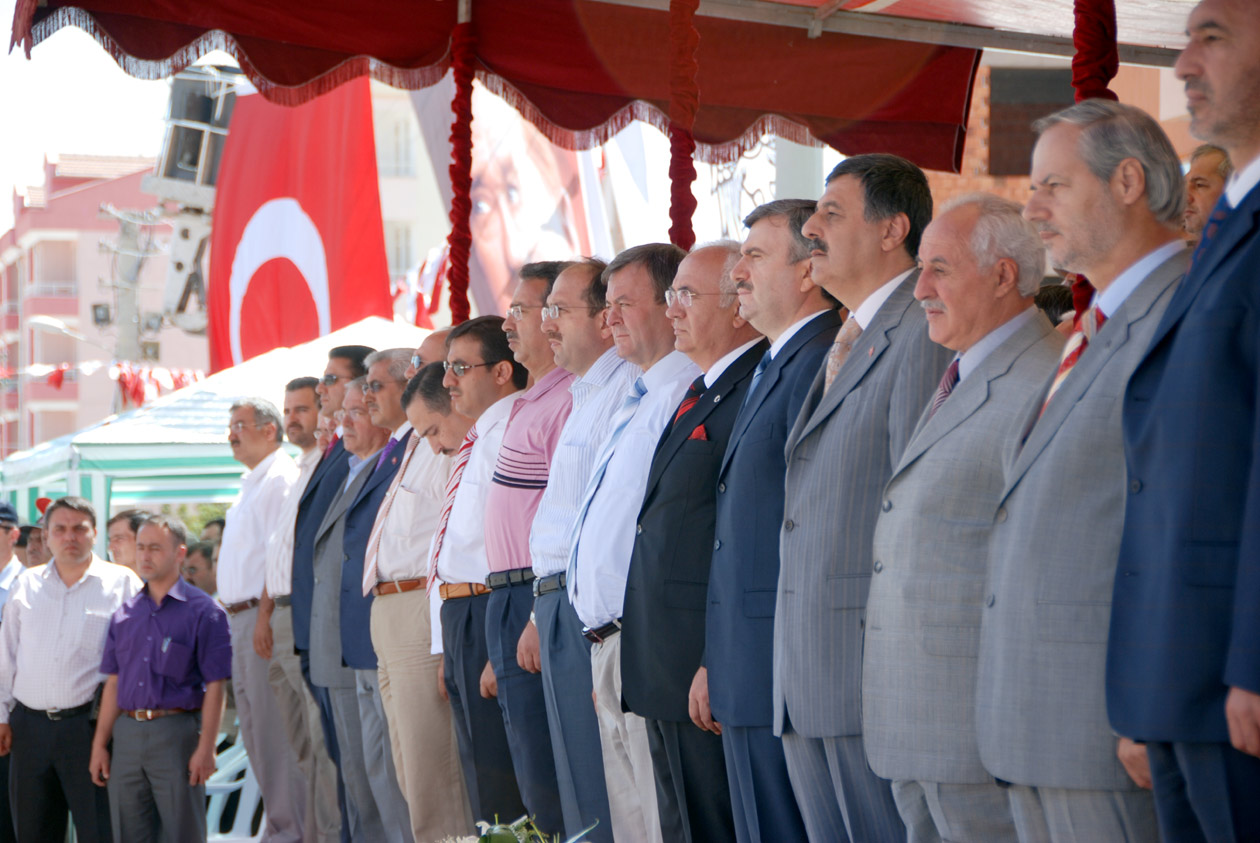 Büyükşehir Belediyesi Gençlik Merkezi'nin Temeli Atıldı