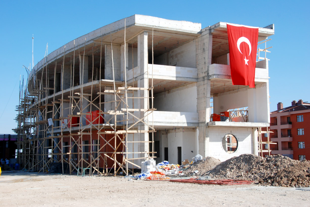 Gençlik Merkezi İnşaatı Hızla İlerliyor