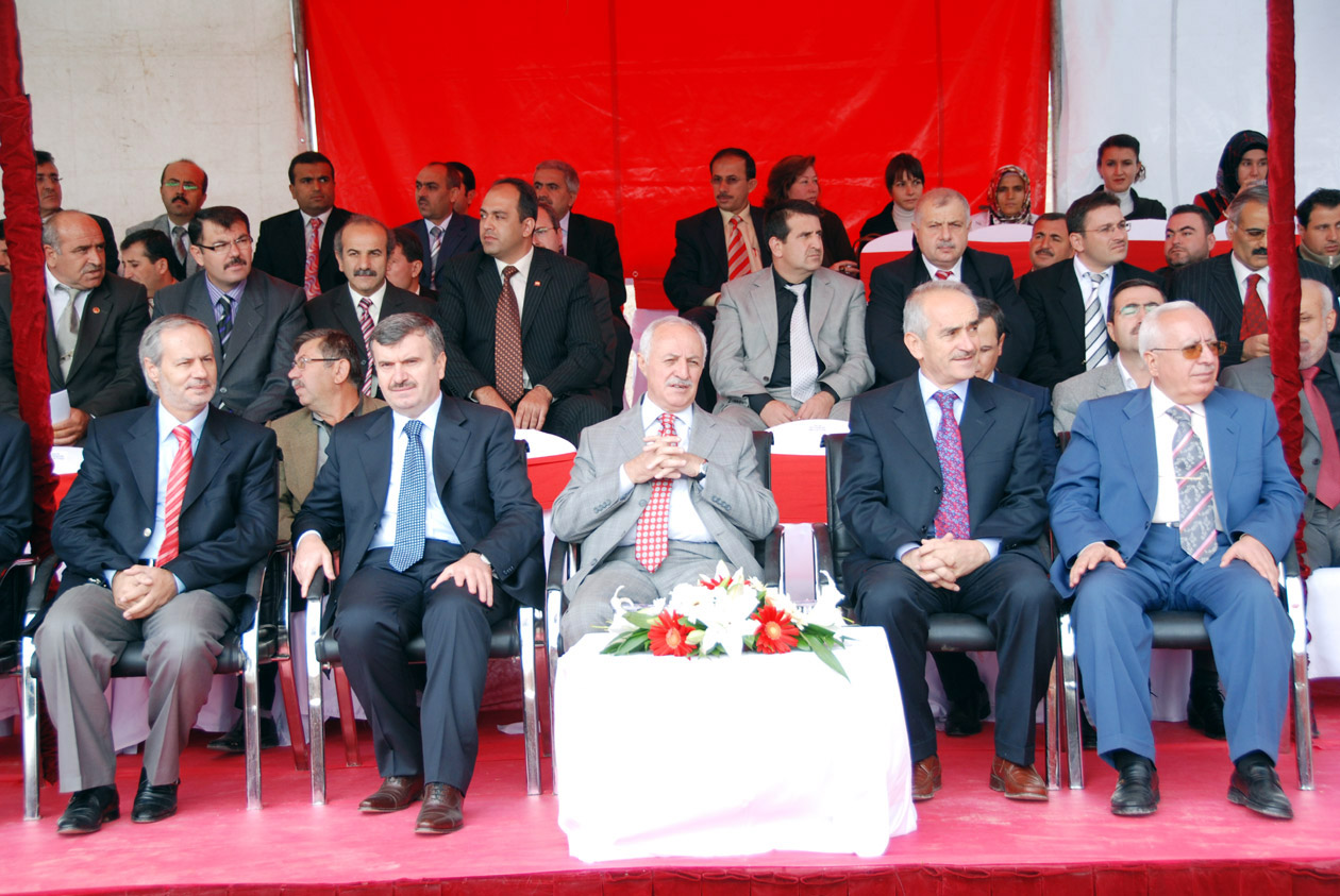İki Yatırımın Temeli Aynı Anda Atıldı