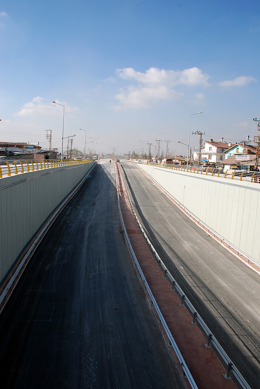 Karaman Yolu Köprülü Kavşağı Trafiğe Açıldı