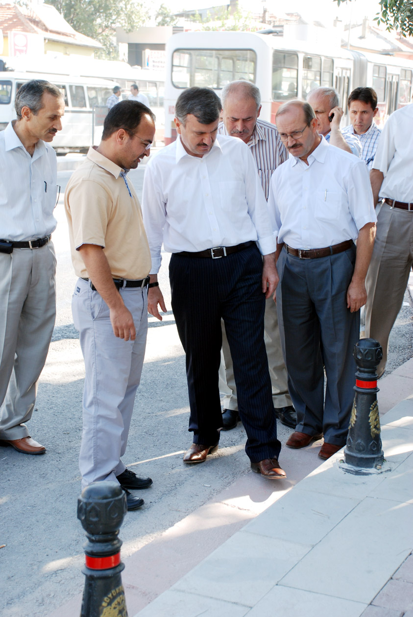 Büyükşehir'den Asfalt, Parke ve Bordürde Rekor