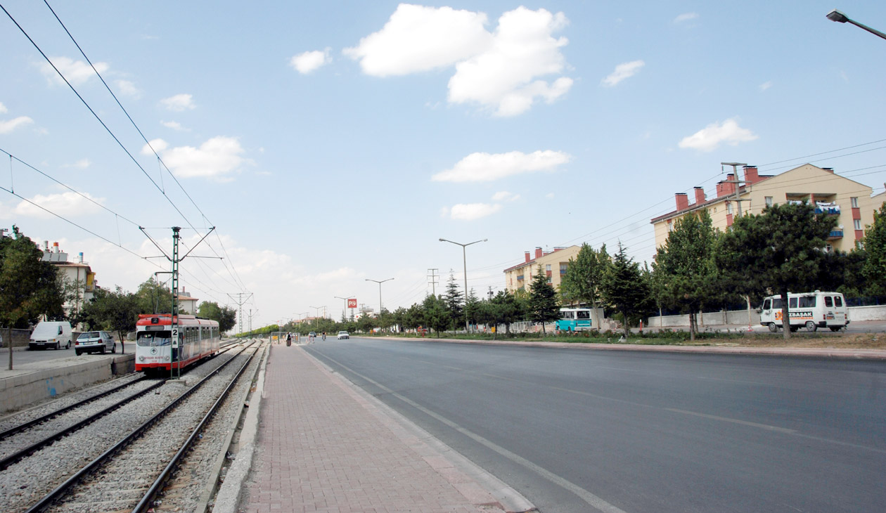 Modern ve Kullanışlı Yaya Üstgeçitleri Yapılıyor