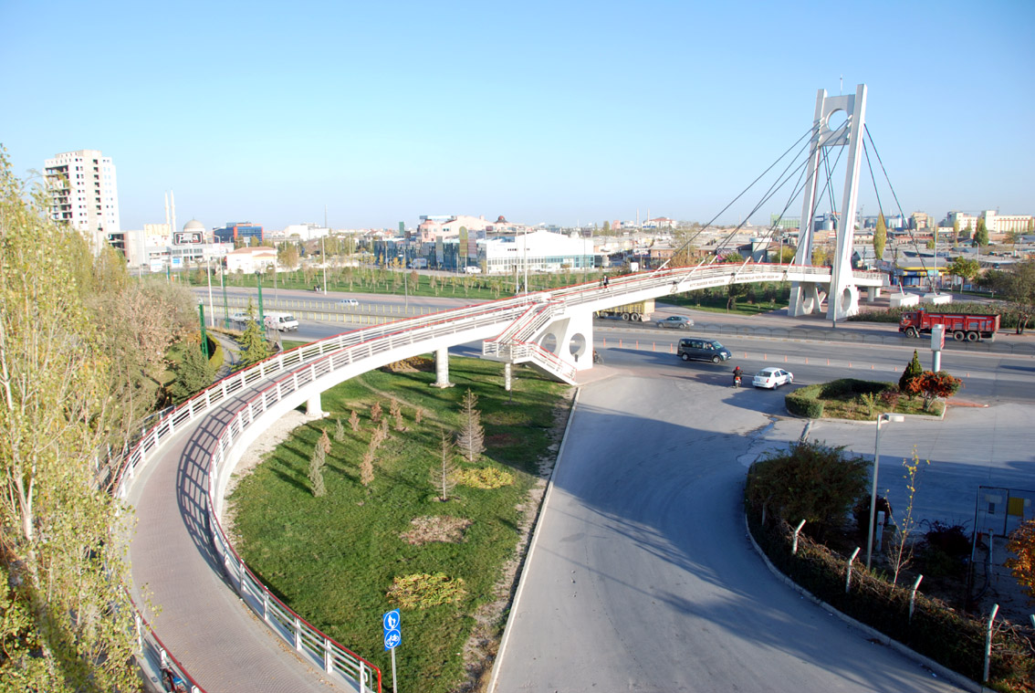 Yaya Güvenliği İçin Üstgeçitler Yapılıyor