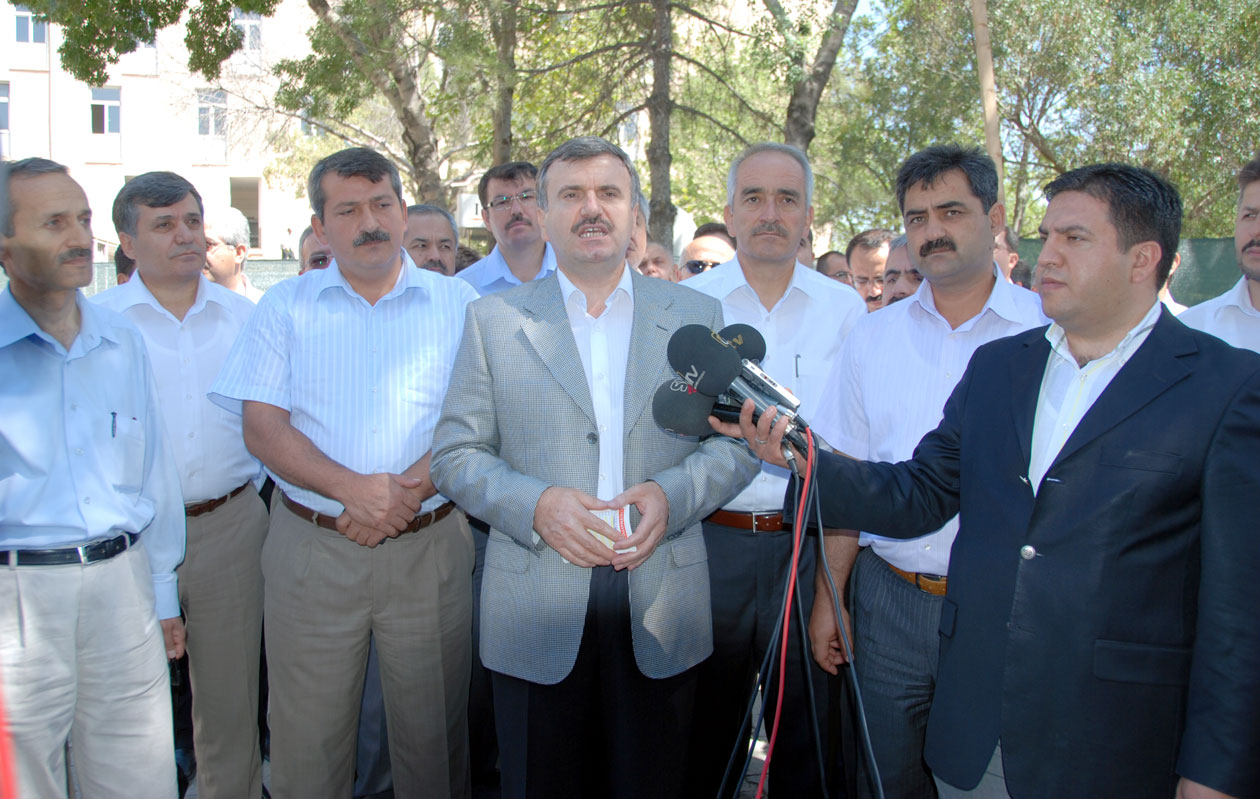 Konya Tarihinin En Önemli Projesi: Eski Adliye Binası Yıkılarak Kent Meydanı Oluşturuluyor