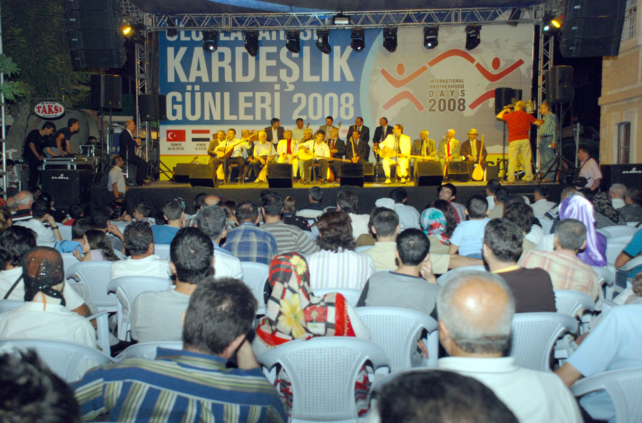 20 Aşığın Katıldığı Aşıklar Gecesi İlgiyle İzlendi