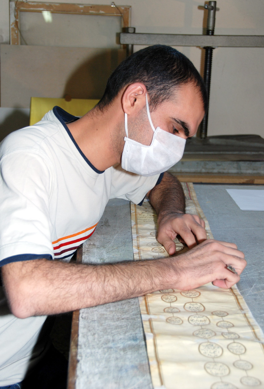 Tarihi Hat ve Tezhip Levhaları Restore Ediliyor