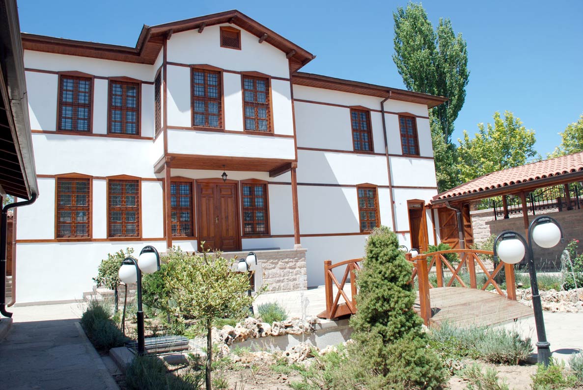 Kültür Evi Konya Kültürüne Hizmet Ediyor