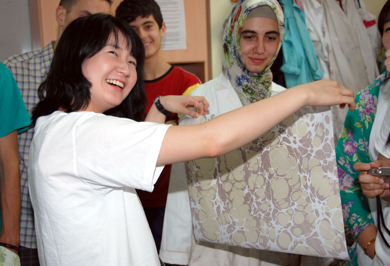 Güney Koreli ve Makedonyalı Öğrenciler KOMEK'te