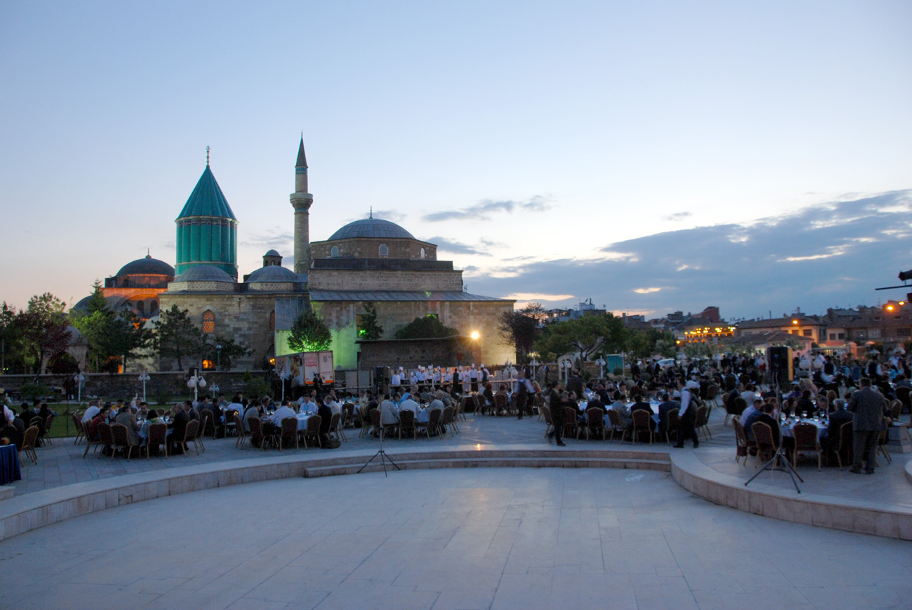 54 Ülkeden Gelen Temsilciler Tarihi Mekanları Geziyor
