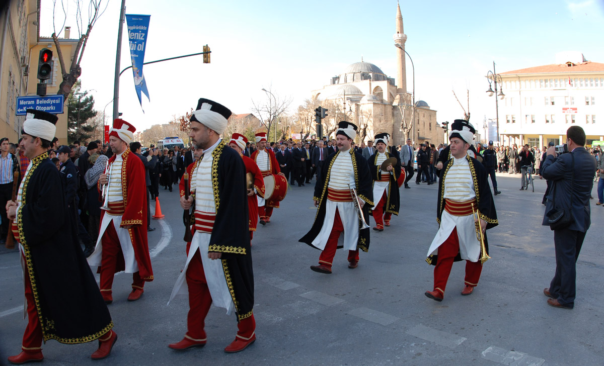 Mevlana Hoşgörü ve Sevgi Yürüyüşü Yapıldı