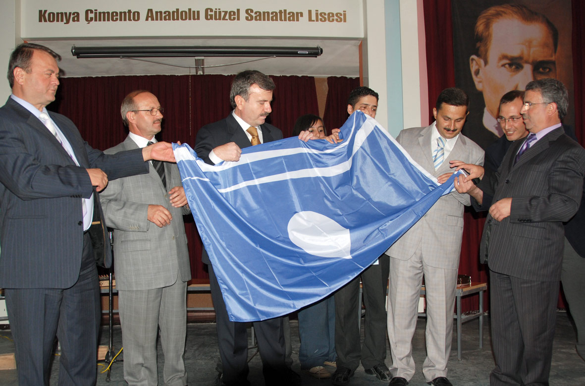 Konya Çimento Anadolu Güzel Sanatlar Lisesi'ne Mavi Bayrak