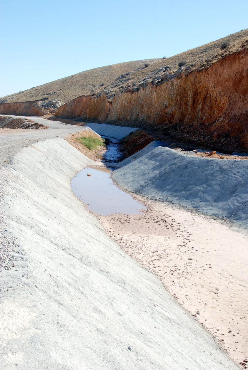 Büyükşehir ve Selçuklu Belediyelerinin İşbirliği İle Yağmur Suyu Tahliye Kanalları Yapılıyor
