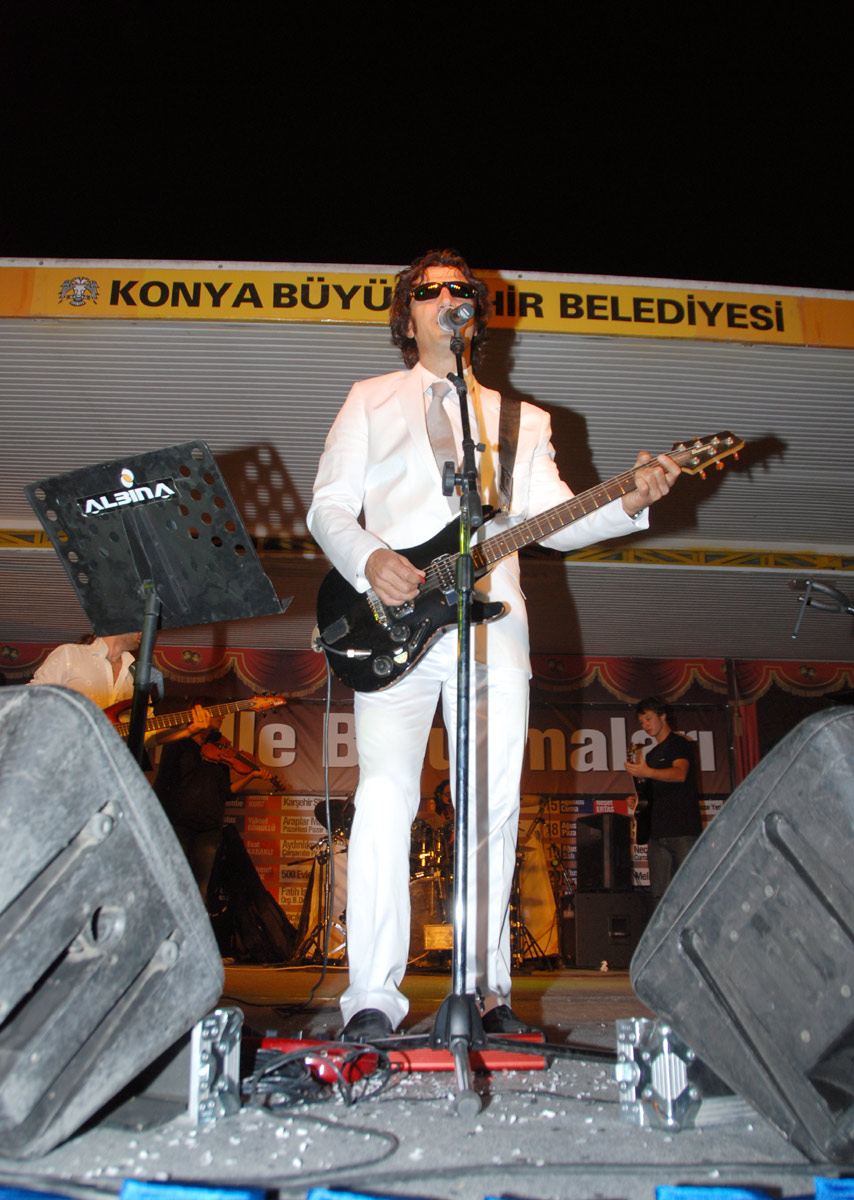 Ayna Grubu Yaklaşık 10 Bin Kişiyle Buluştu