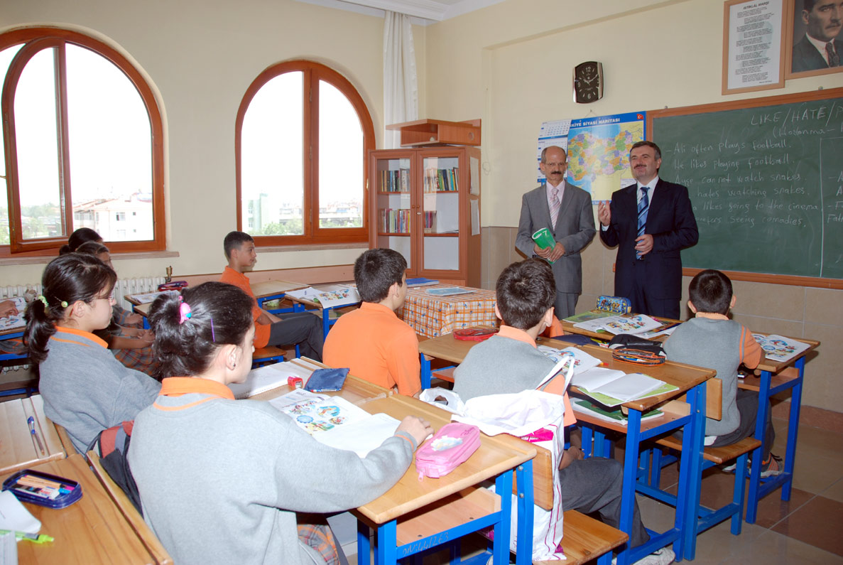 Başkan Tahir Akyürek Öğrencilerle Buluştu
