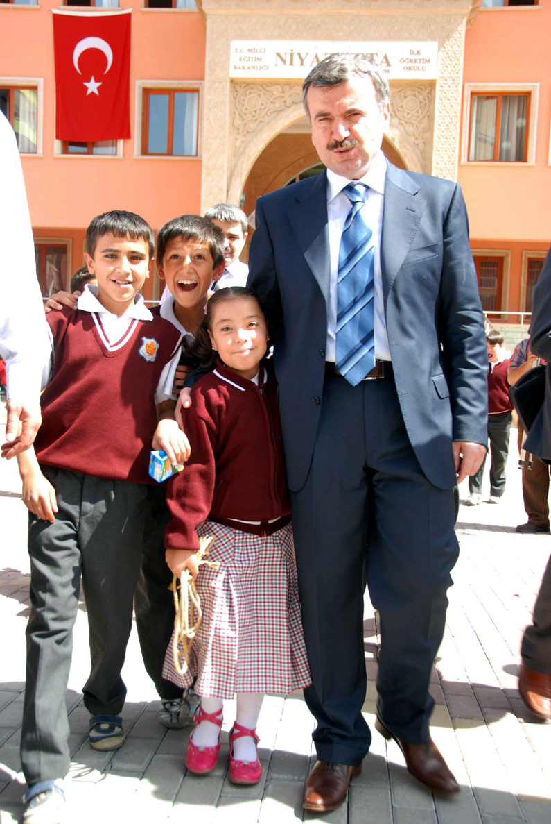 Başkan Tahir Akyürek Öğrencilerle Buluştu