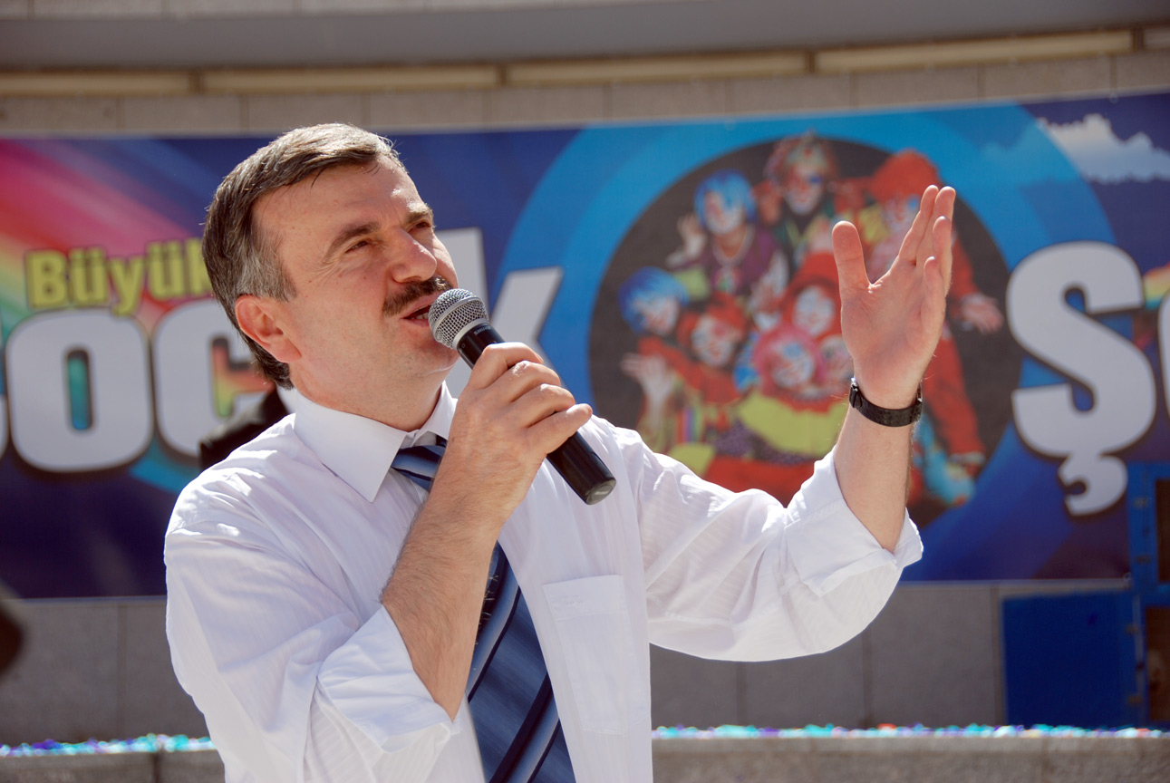 Büyükşehir Belediyesi Geleneksel Çocuk Şenliği Yapıldı