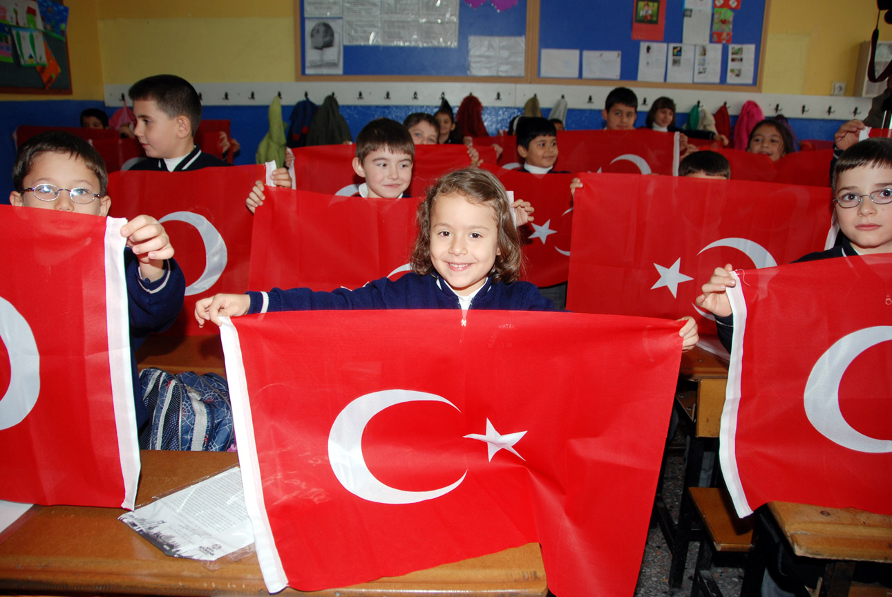 Konya'yı 220 Bin Bayrakla Süsleyelim