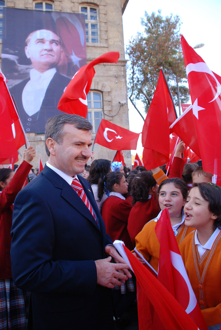 Konya'yı 220 Bin Bayrakla Süsleyelim