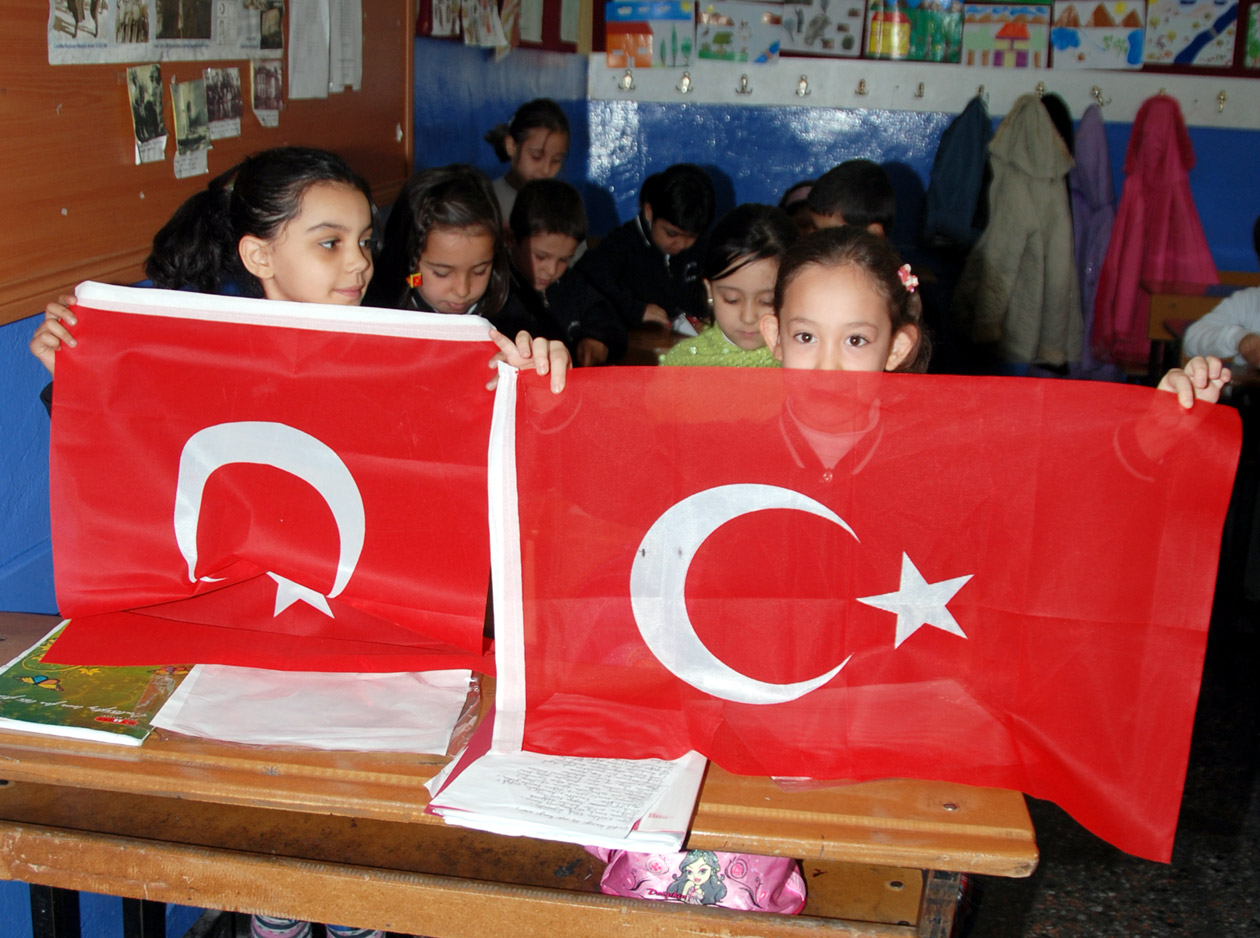 Konya'yı 220 Bin Bayrakla Süsleyelim