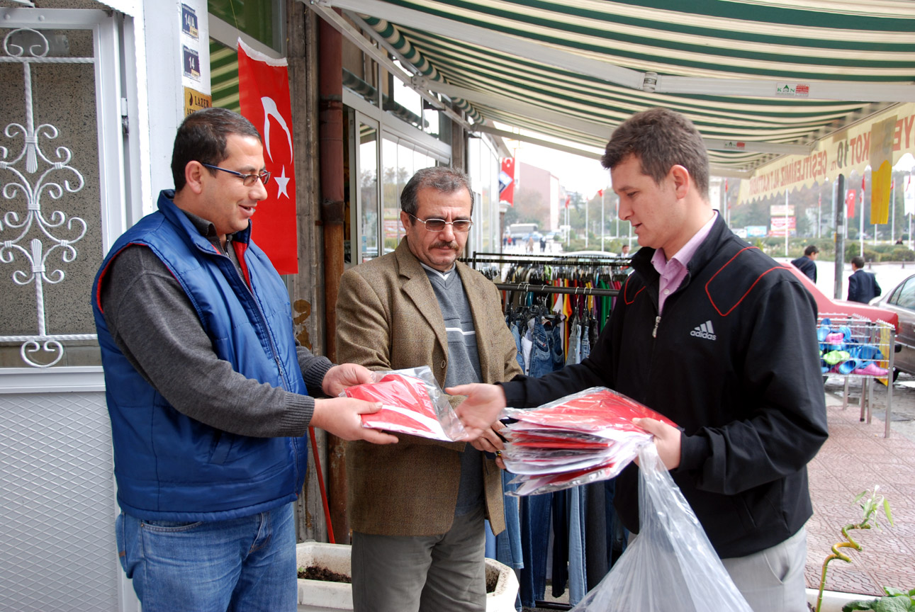 Konya'yı 220 Bin Bayrakla Süsleyelim