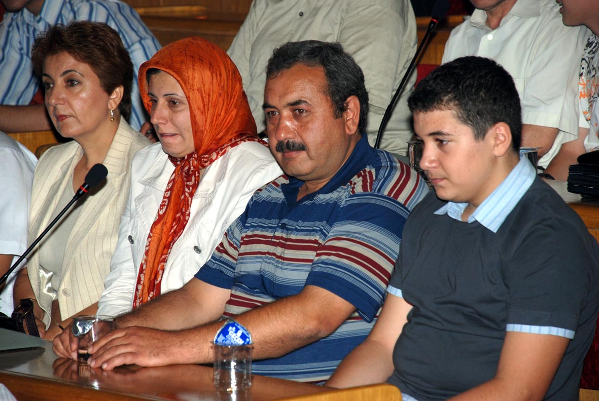 ÖSS ve OKS'de İlk 100'e Giren Öğrenciler Ödüllendirildi
