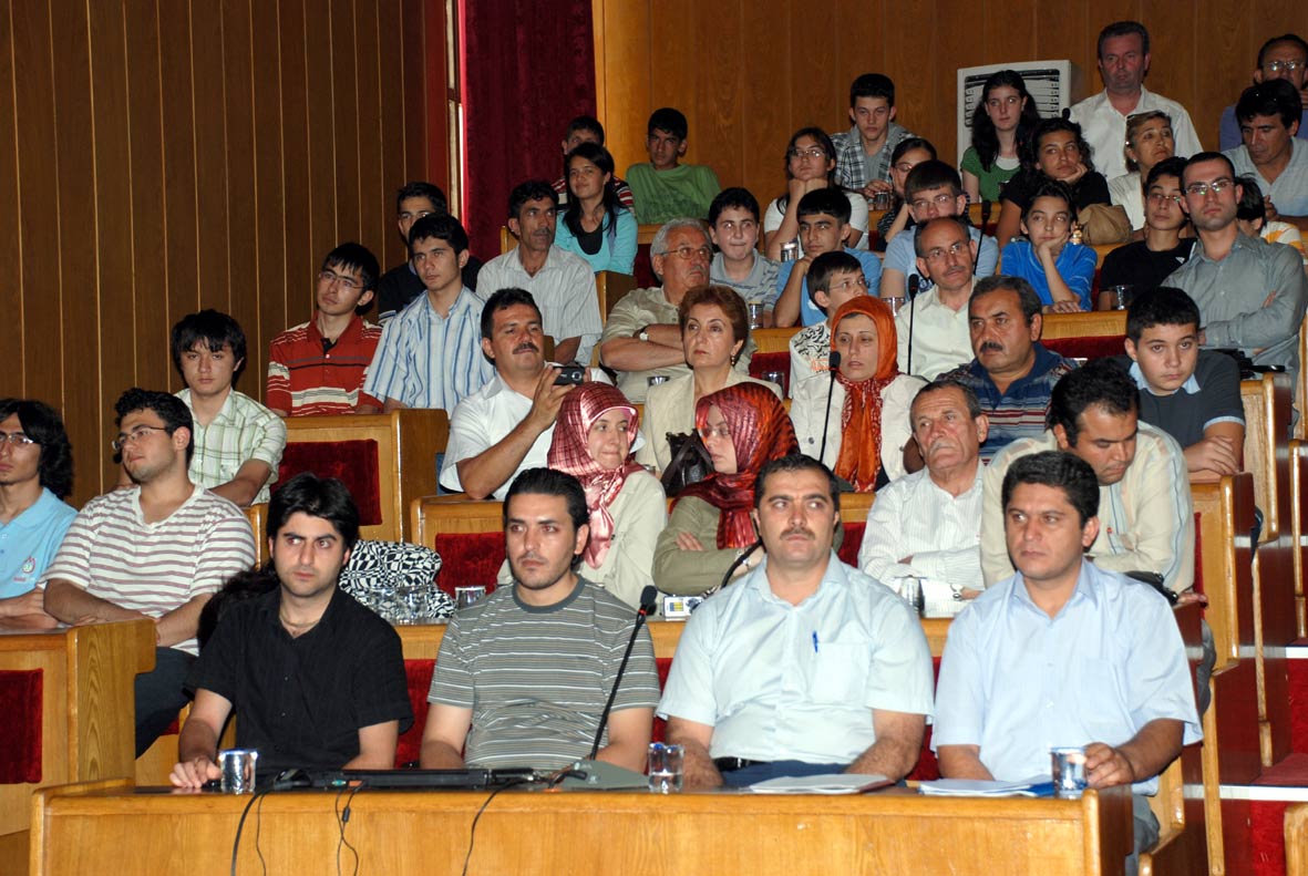 ÖSS ve OKS'de İlk 100'e Giren Öğrenciler Ödüllendirildi