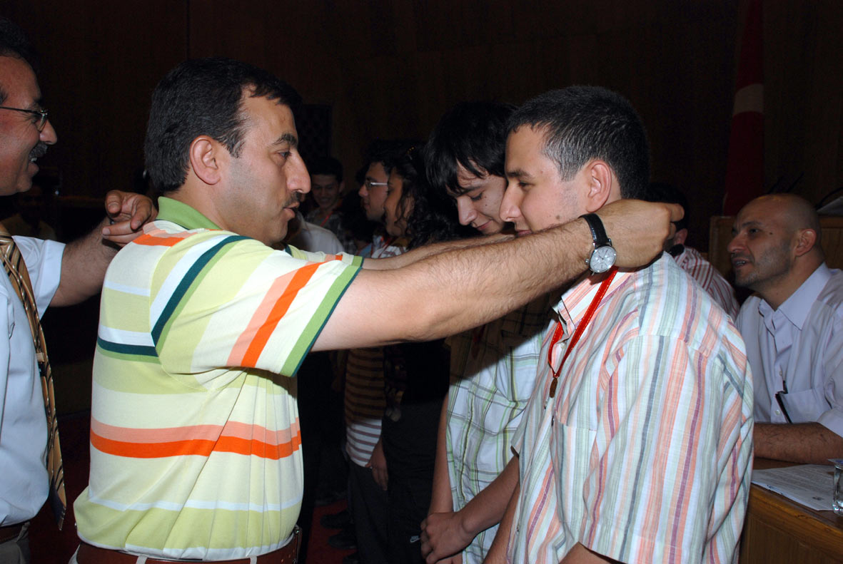 ÖSS ve OKS'de İlk 100'e Giren Öğrenciler Ödüllendirildi
