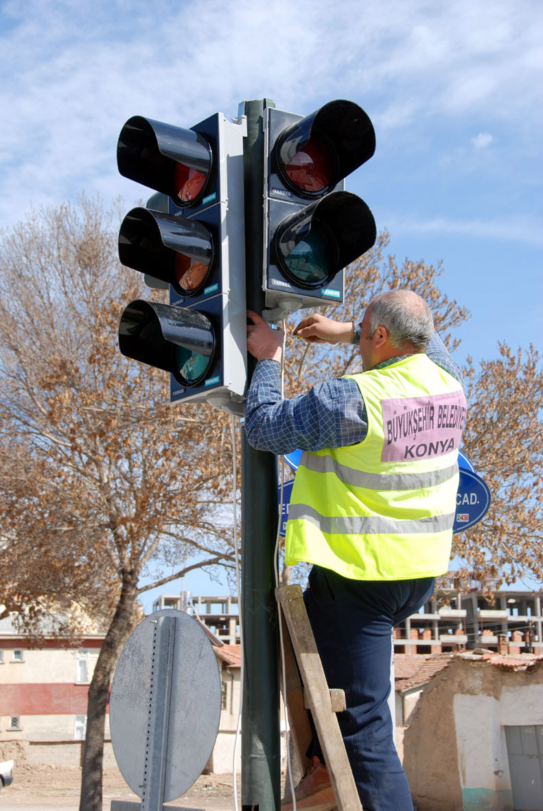 Trafik Lambaları Değişiyor, Enerji Tasarrufu Sağlanıyor