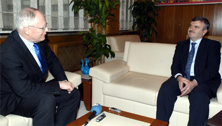 ABD Büyükelçisi Jeffry Başkan Akyürek'i Ziyaret Etti