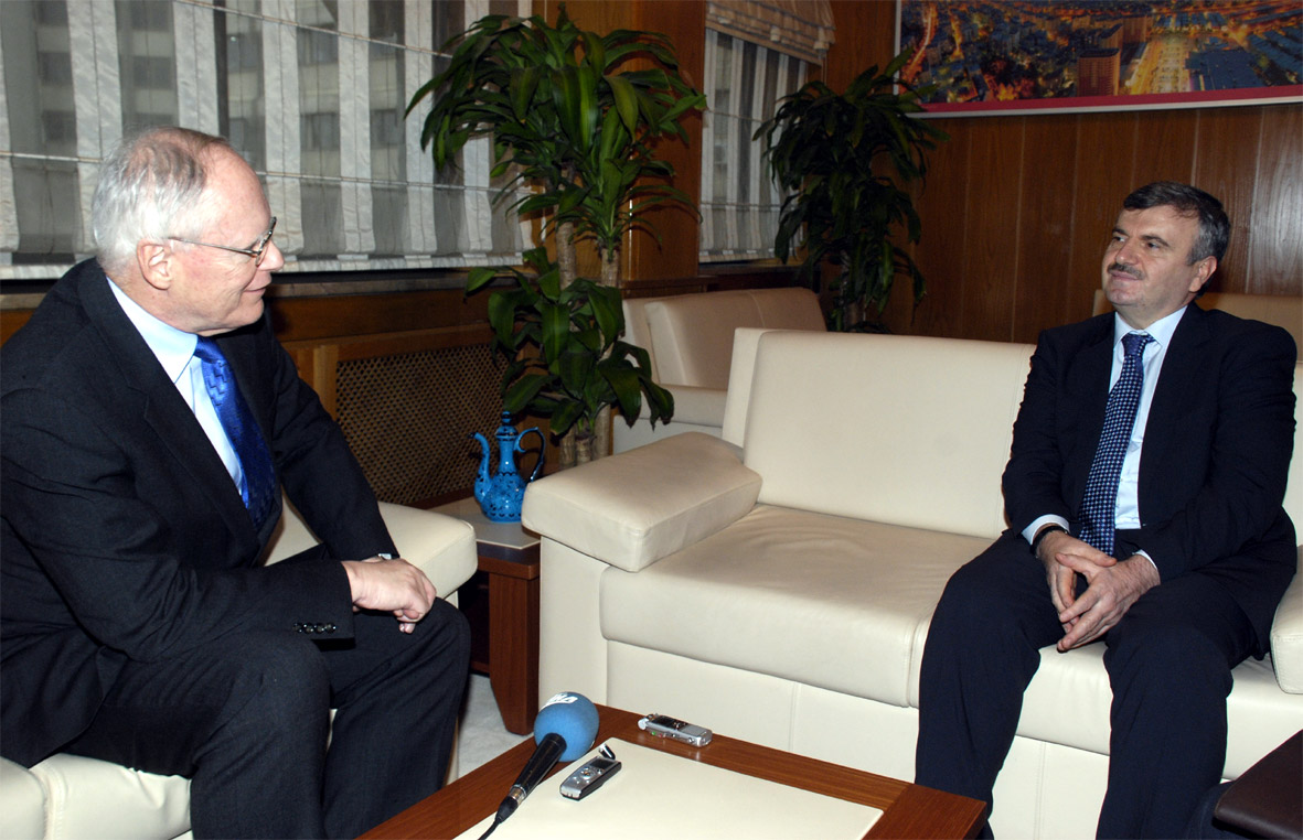 ABD Büyükelçisi Jeffry Başkan Akyürek'i Ziyaret Etti