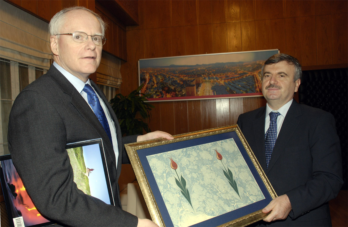 ABD Büyükelçisi Jeffry Başkan Akyürek'i Ziyaret Etti