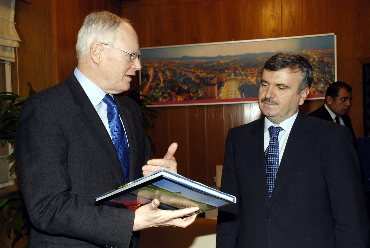 ABD Büyükelçisi Jeffry Başkan Akyürek'i Ziyaret Etti