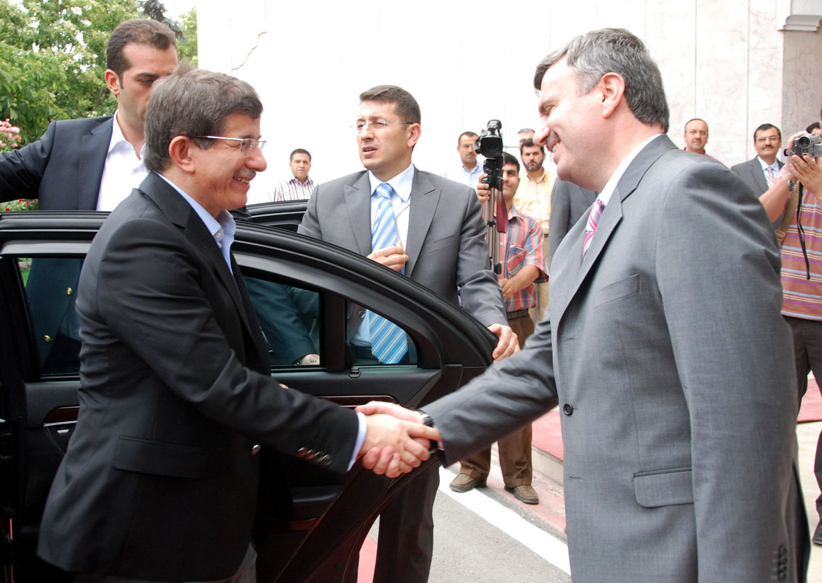 Bakan Davutoğlu: 'Konya'daki İşbirliği Türkiye'ye Örnek.'