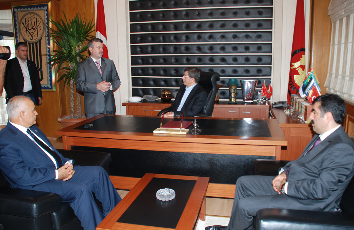 Bakan Davutoğlu: 'Konya'daki İşbirliği Türkiye'ye Örnek.'
