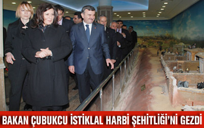Bakan Çubukcu İstiklal Harbi Şehitliği'ni Gezdi