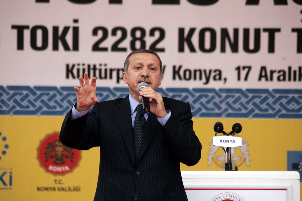 Başbakan Erdoğan: 'Mevlana'nın Işığı İle Aydınlanıyoruz.'
