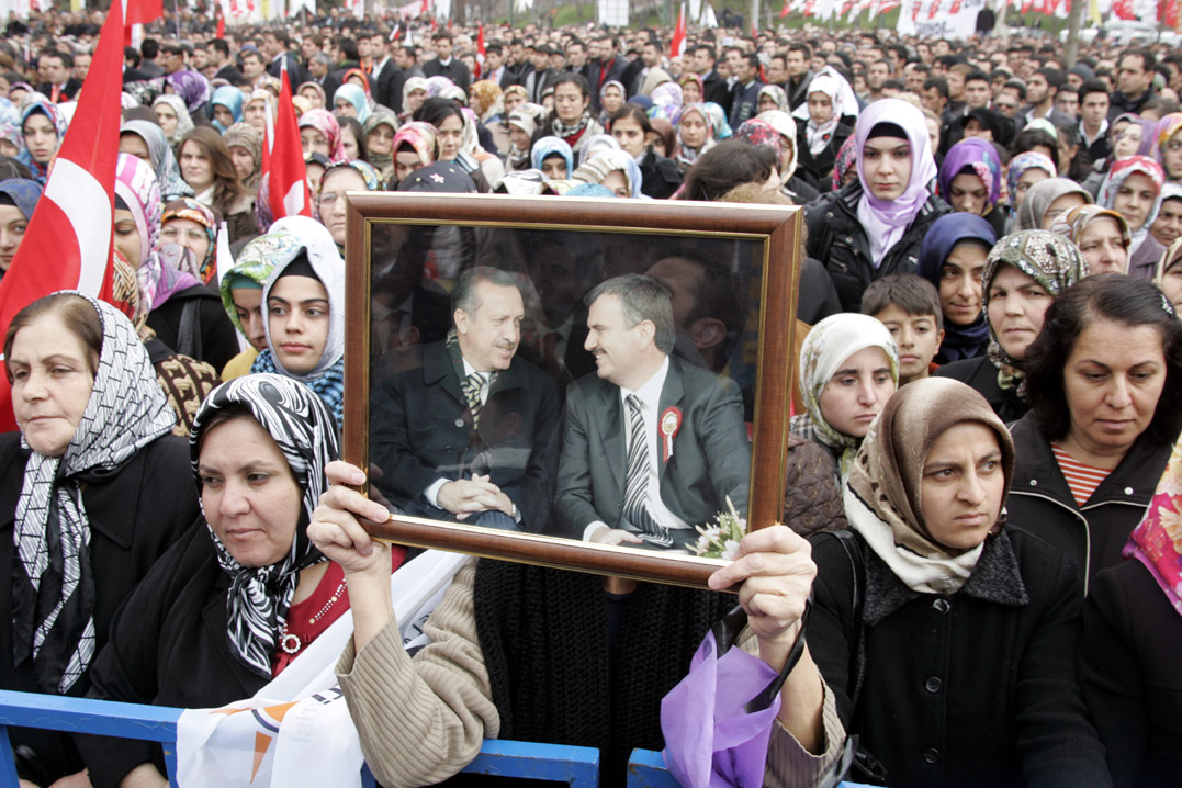 Başbakan Erdoğan: 'Mevlana'nın Işığı İle Aydınlanıyoruz.'